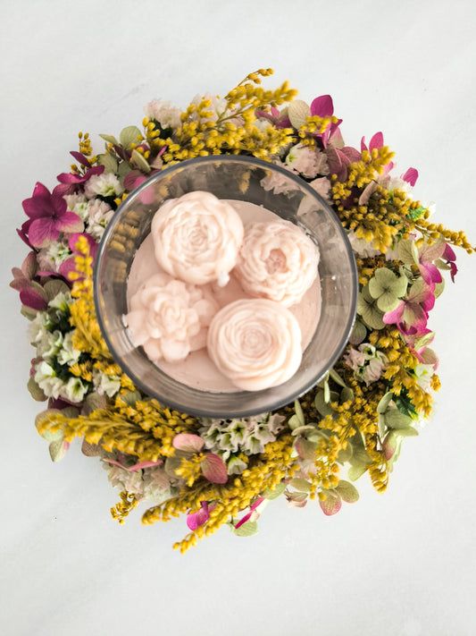 VELA AROMÁTICA EN VASO CON CORONA FLORAL